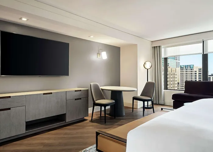 Hotel Doubletree By Hilton Magnificent Mile 4*