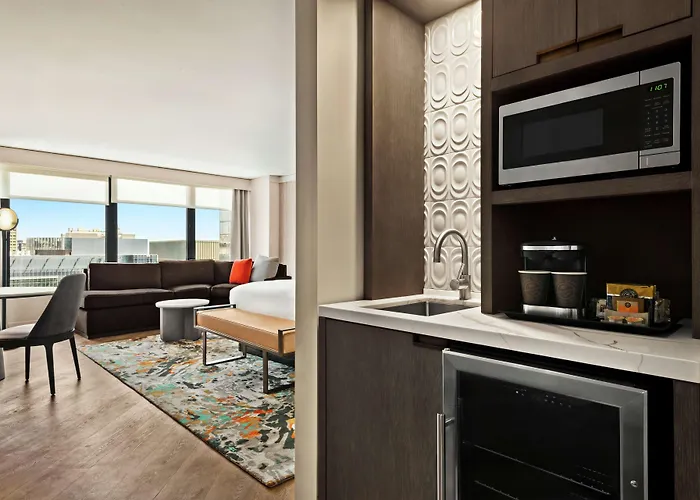 Hotel Doubletree By Hilton Magnificent Mile 4*