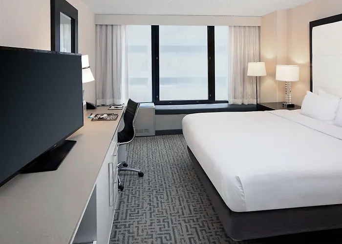 Doubletree By Hilton Magnificent Mile Hotel 4*