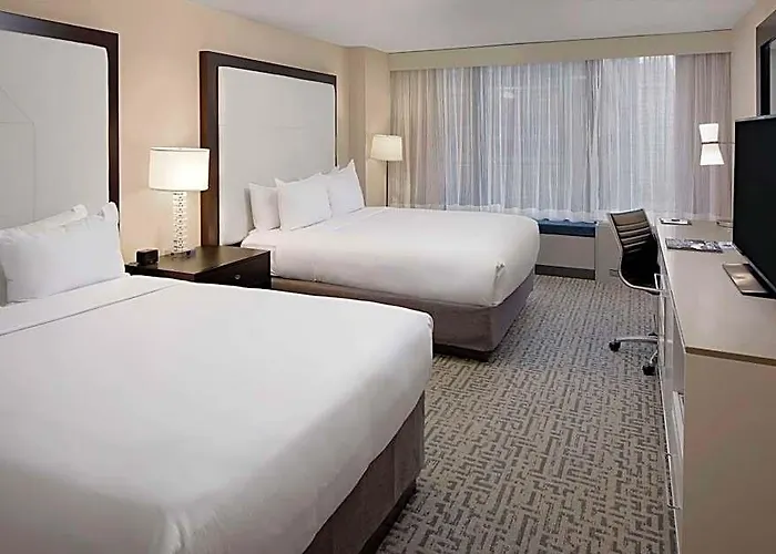 Doubletree By Hilton Magnificent Mile Hotel