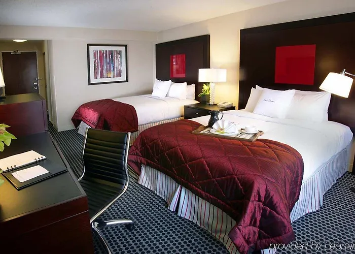 Doubletree By Hilton Magnificent Mile Hotel 4*